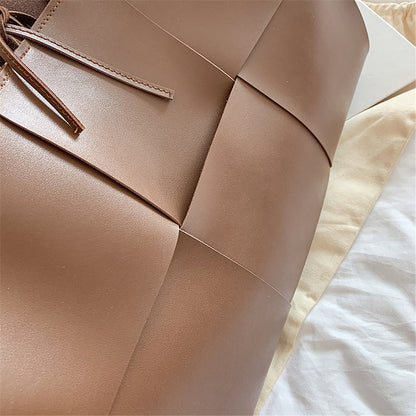 Zaira Medium Handle Bag