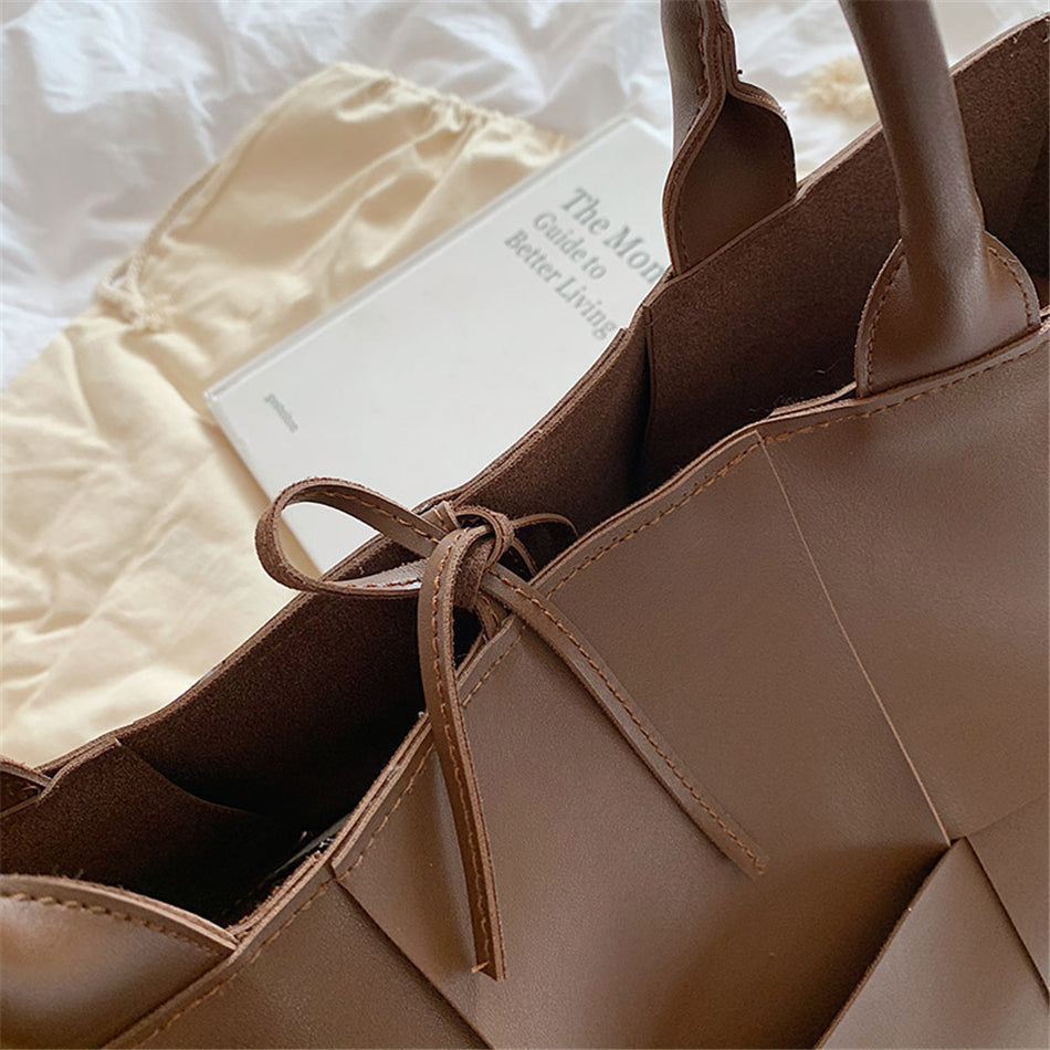 Zaira Medium Handle Bag
